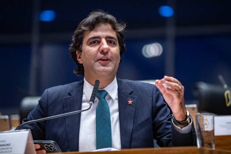 Sessão solene presta homenagem a personalidades do patrimônio vivo do Distrito Federal