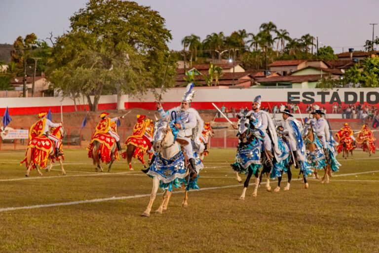 Neste fim de semana tem Cavalhadas em São Francisco de Goiás e Hidrolina