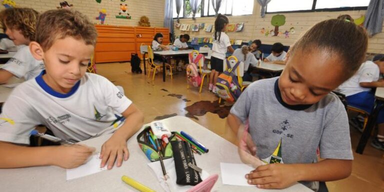 Aprendizagem evoluiu de ações emergenciais para políticas formalizadas