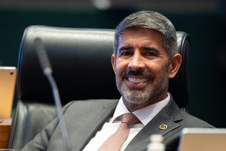 CLDF realiza sessão solene em homenagem ao Programa Bombeiro Amigo do CBMDF