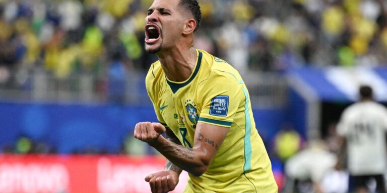 Bruno Guimarães vira "regista" do Brasil e pode igualar marca de Pelé