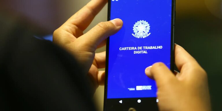Mercado de trabalho formal cresce 3,6%; serviço público puxa alta