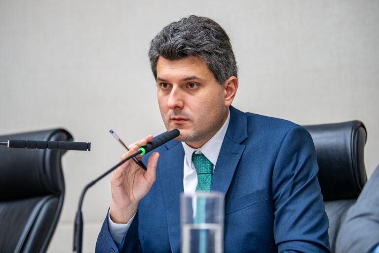 Projeto garante condições mínimas de trabalho para feirantes do DF