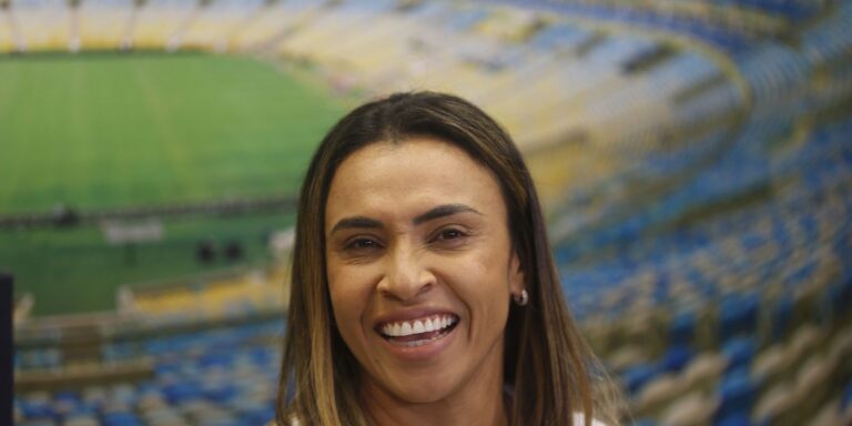 Com Marta como embaixadora, Tesouro quer atrair mais investidores