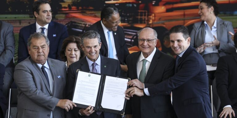 Governo federal lança Plano Safra 2026/2027 de R$ 525,1 bilhões