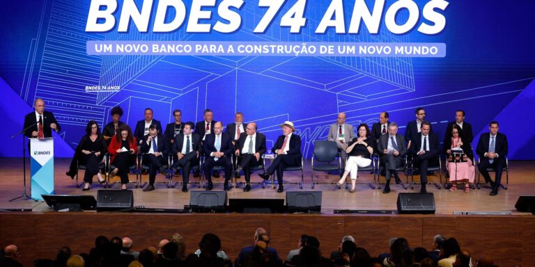 Confiança dos técnicos impulsiona bons resultados do BNDES, diz Lula