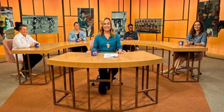 Sem Censura recebe pioneiras do futebol a um a 1 ano da Copa no Brasil