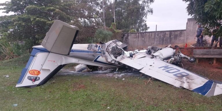 Queda de bimotor deixa dois mortos em Marília, interior de São Paulo
