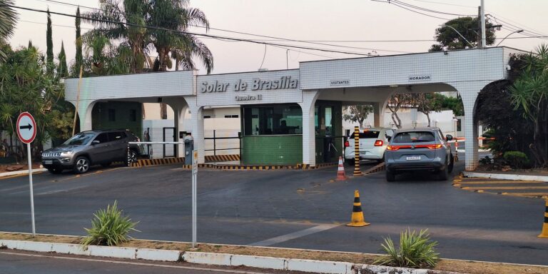 Moraes nega pedido para Javier Milei visitar Bolsonaro em casa