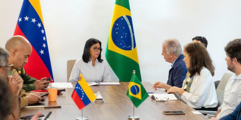 "Ajuda brasileira não será episódica", diz Múcio em visita à Venezuela