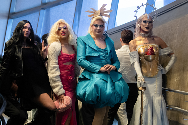 Homenagem ao Mês do Orgulho LGBTI+ ressalta avanços na representatividade e novos desafios
