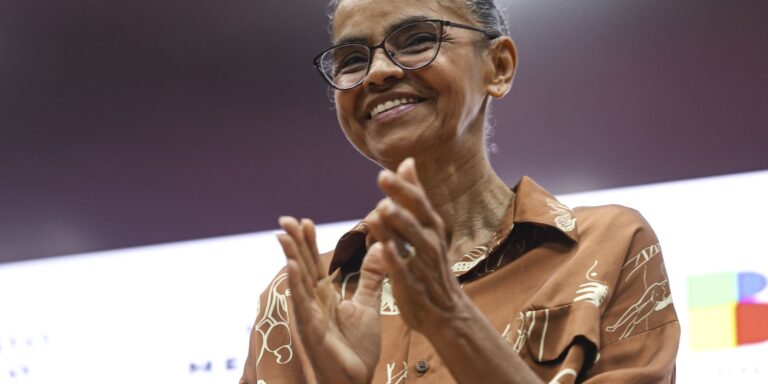 Marina Silva recebe maior condecoração da França em Brasília