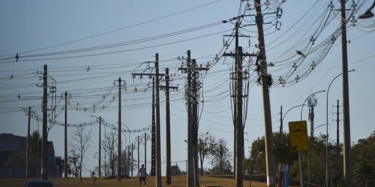 Número de acidentes com a rede elétrica cresceu no Brasil em 2025