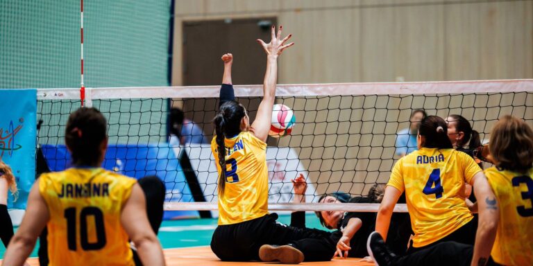 Brasil vai às quartas do Mundial de vôlei sentado nos dois naipes