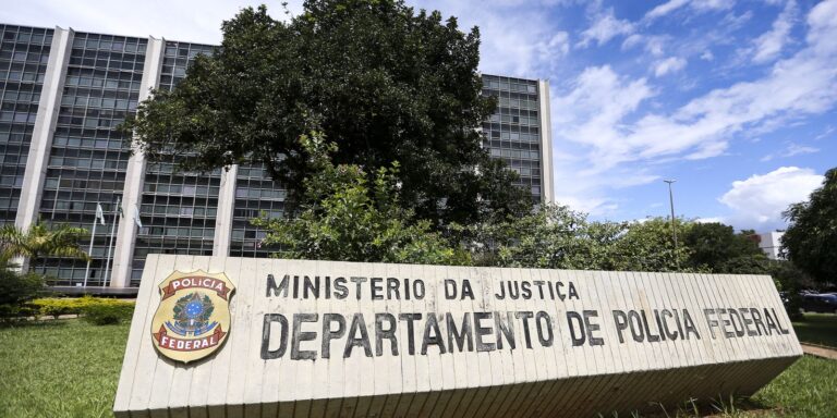 PF mira empresário suspeito de intimidar jornalistas no caso Master