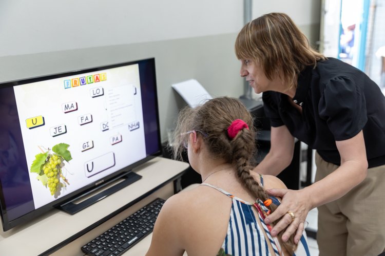 CLDF realiza sessão solene em homenagem ao Dia do Monitor Educacional