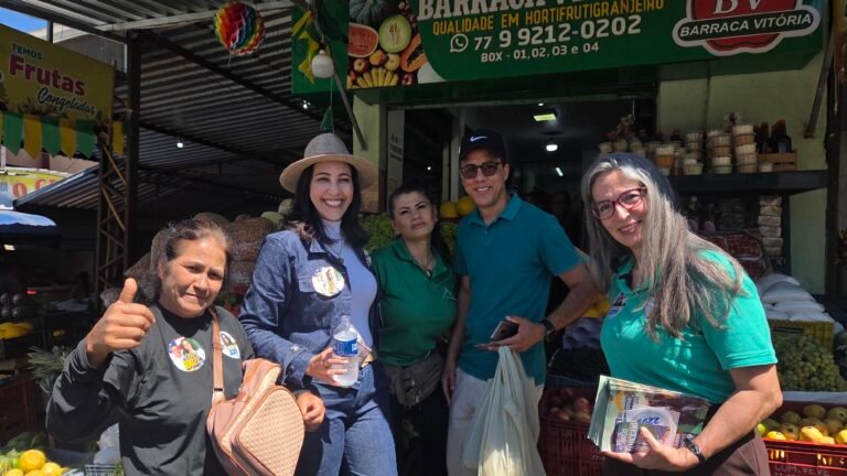Manhã movimentada na feira: Dra. Lara, Dra. Raíssa e Alan ouvem a população em Conquista