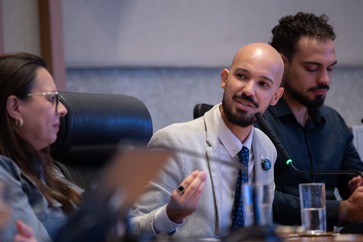 Homenagem aos sanitaristas é marcada por defesa do SUS e da democracia