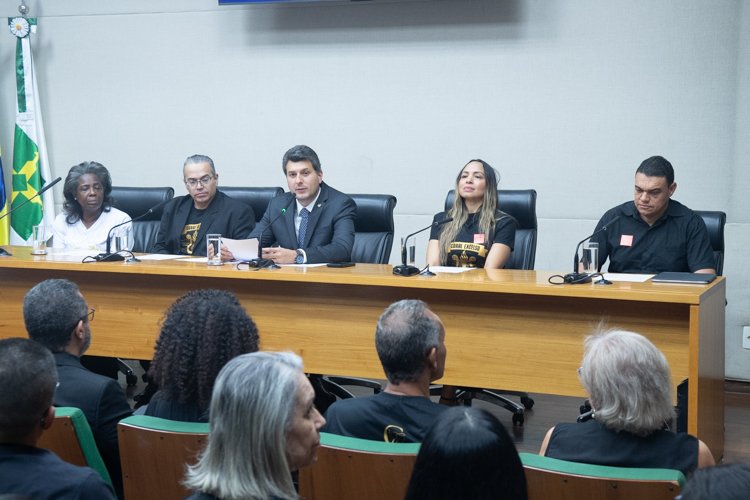 CLDF homenageia corais evangélicos com sessão solene
