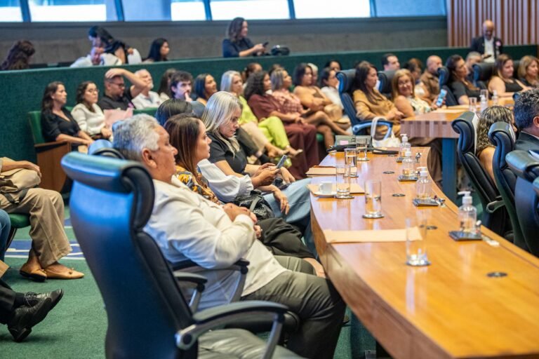 Sessão solene celebra os 54 anos do Hospital Universitário de Brasília