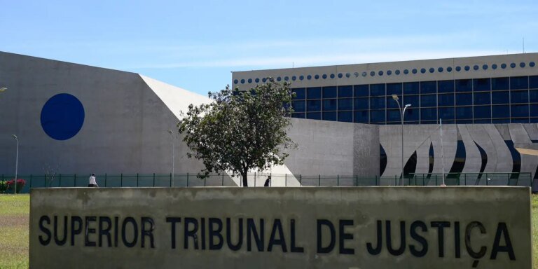 STJ suspende processos sobre aluguel de curta temporada em condomínios